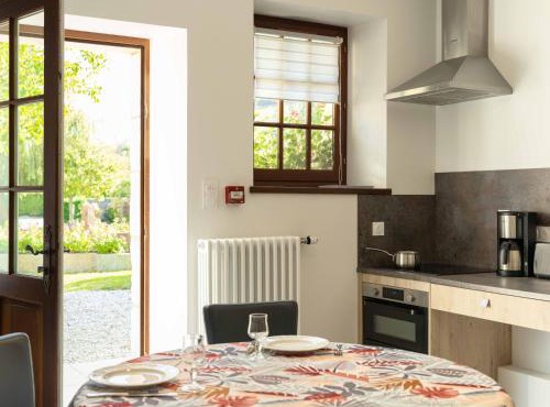 Junior Suite Triple PMR Résidentielle avec cuisine au Manoir de Mathan à Crépon 5mn d'Arromanches et 10 mn de Bayeux
