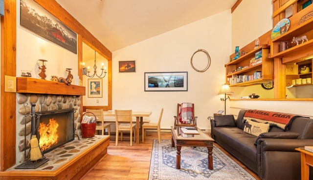 Juniper 123: The Aspens- Comfortable Renovated Condo