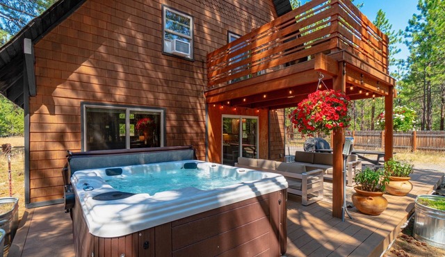 Juniper and Pine - A Dog-Friendly Cabin w/Fenced Yard and Hot Tub