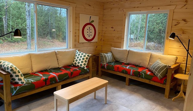 Juniper Cabin- Waterfront retreat on Mosque Lake