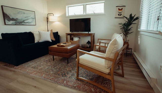 Juniper Cottage on Grand Traverse Bay!