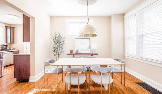 Juniper Hyde Park: 3B House Walk to HP Square, Wasson Trail