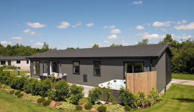 Juniper Lodge, 28 Roadford Lake Lodges