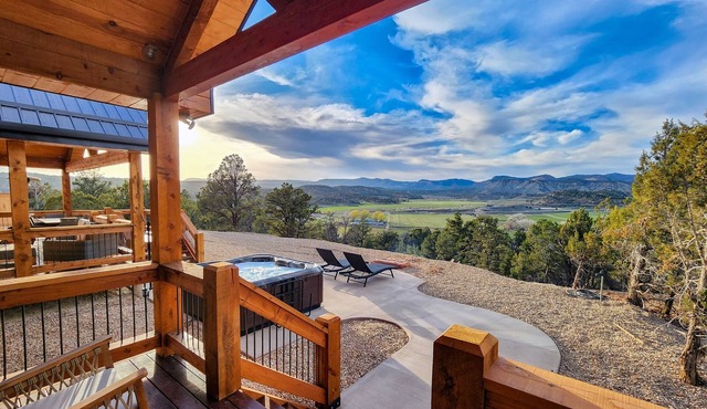 Juniper Mountain Retreat |Hot Tub|Game Room| Views