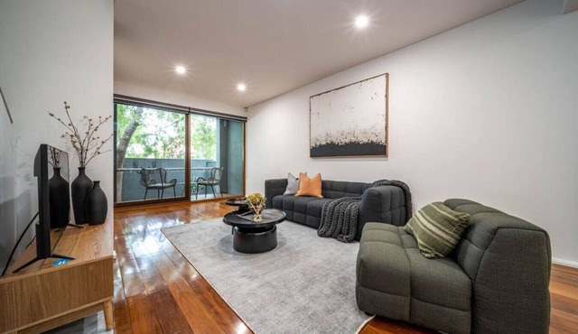 ★Juniper on Rundle★Wifi✔︎Balcony✔︎Shopping✔︎Cafes