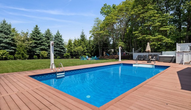 Juniper Presents: Amazing Vacay Home- Hot Tub, Firepit, Kids Area