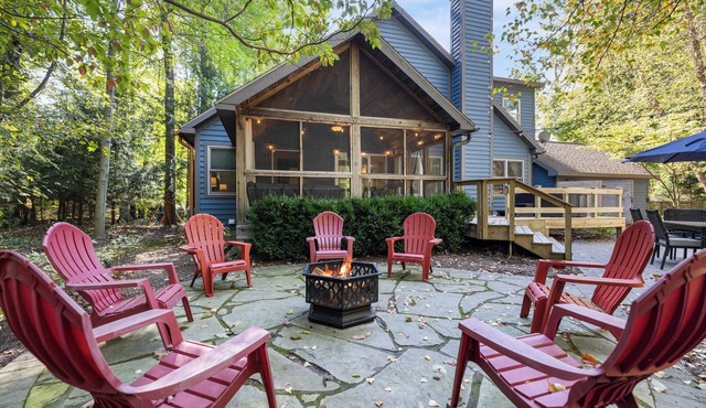 Juniper Presents: Blue Beech Cottage w/Hot Tub, Swim Spa, Firepit on 1.25 Acres