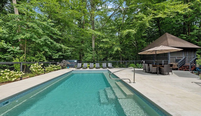 Juniper Presents, Gray Haven: A Stunning Woodland Retreat with Pool
