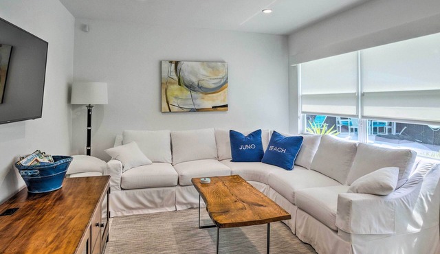 Juno Beach House w/Private Pool: Walk to Beach!