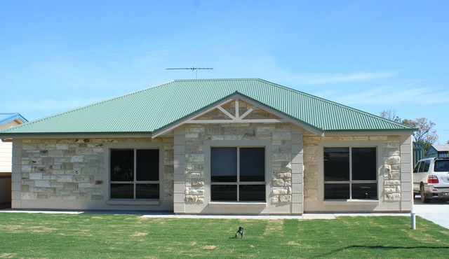 Juno Court Holiday Retreat