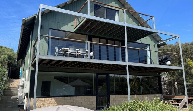 Jupiter 152 - large spacious home in the heart of Venus Bay