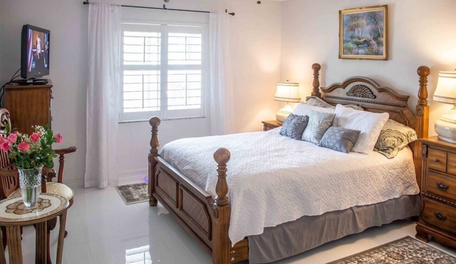Jupiter Bay Beach Condo