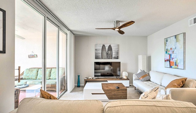 Jupiter Bay Condo w/Pool < Half Mile to Beach!