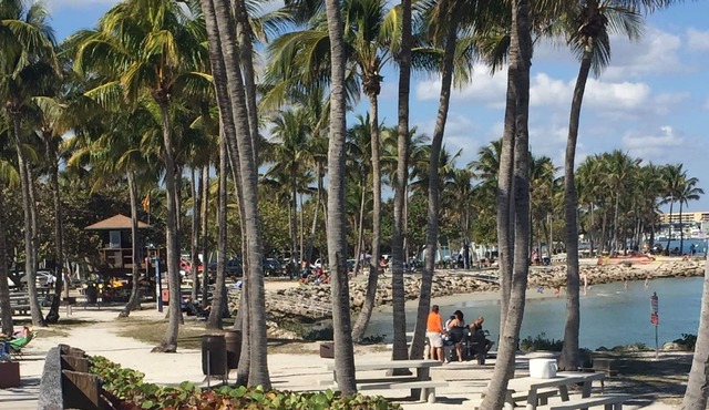 Jupiter Bay Villa First Floor Walk to Beach