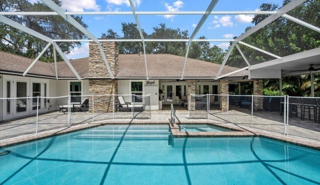 Jupiter Gem- Pool and Outdoor Oasis w/Kitchen