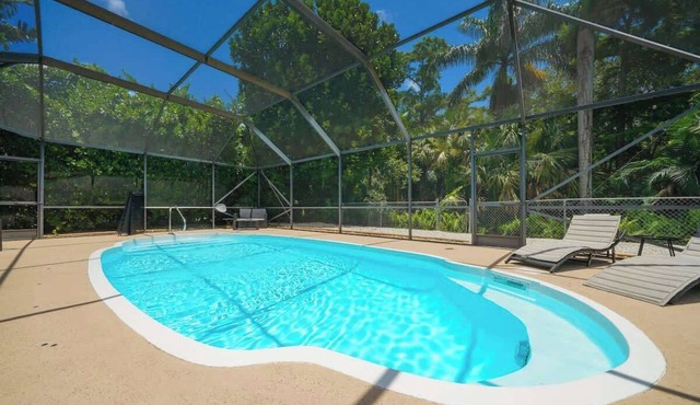 Jupiter Retreat with Private Pool By Dream Vacation
