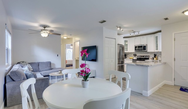 Jupiter Townhome w/Patio & Yard ~ 6 Mi to Beach!