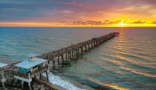 JupRent's Beachy Keen - Beach - Pool-Golf-Fishing-Biking steps away - 2Bed/2Bath