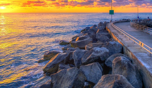 JupRent's Ocean Walk Paradise - Close to everything in Jupiter! - 3Bed/3Bath -