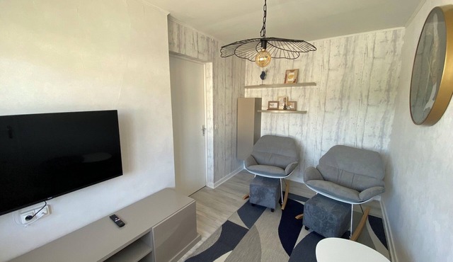 JURA: Bi "AIN "venue between Lakes and Rivers. Apartment in detached house