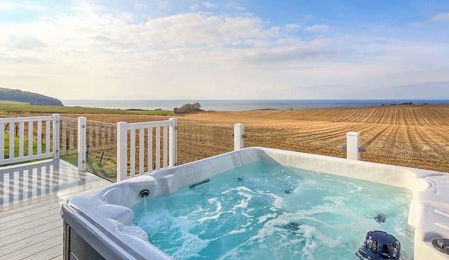 Jura Premier Lodge with Hot Tub