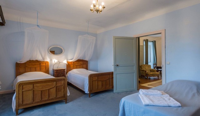 Jurançon apartment, accommodation in the Château d'Estrac