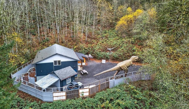 Jurassic Retreat - Epic Dinosaur Family Stay