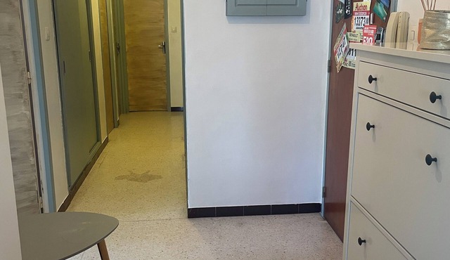 Just 10 minutes from the beach! Family apartment in the heart of the village of La Valette du var