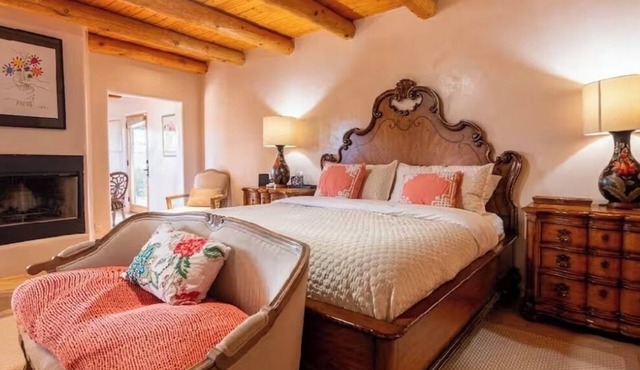 Just 13 minutes from downtown. excellent value a beautiful place for your stay