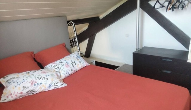 Just 20 minutes from Les Puys and Le Zénith! 5 min from Riom Close to motorways.