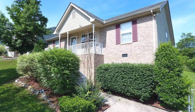 Just 20 minutes from Nashville — includes a fenced yard.