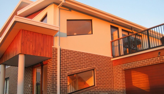 Just 30 seconds walk to DROMANA Swimming BEACH, WIFI, Parking, heating & cooling