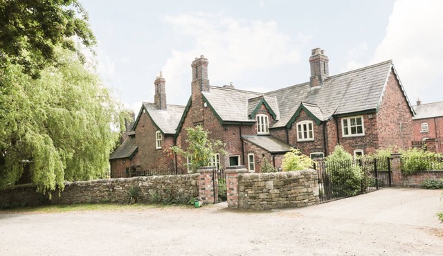Just A Cottage, Newlands Farm