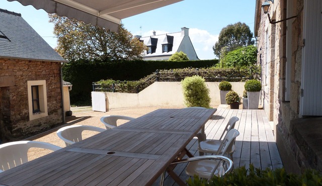 Just a few minutes from the sea -