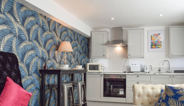 Just a few steps to the centre of the beautiful historic English market town of Alcester in the coun