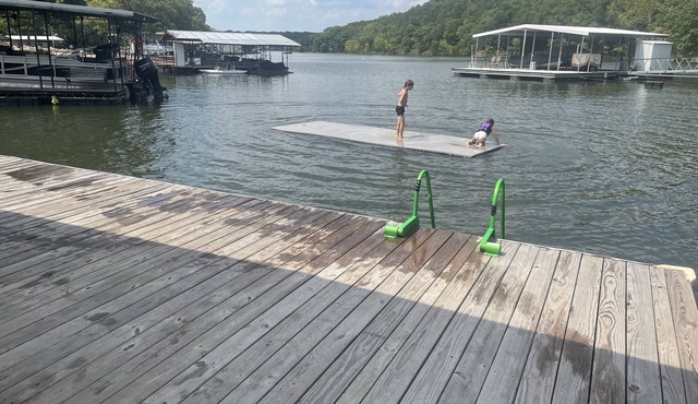 Just A Few Steps from the Lake, Quiet Cove, Perfect for Families