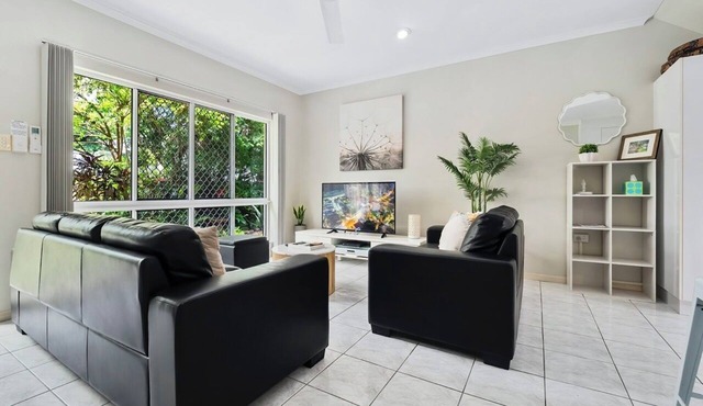 Just a short stroll to beautiful Yorkeys Knob beach