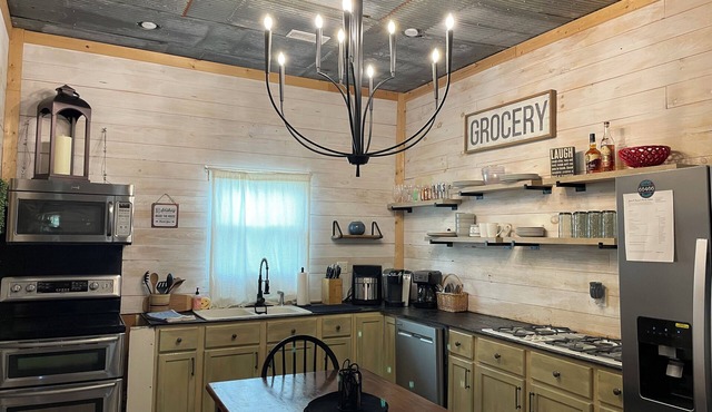 Just A Stone's Throw Cabin nfrom Eminence, Jacks Fork, & Cross County Trail Ride