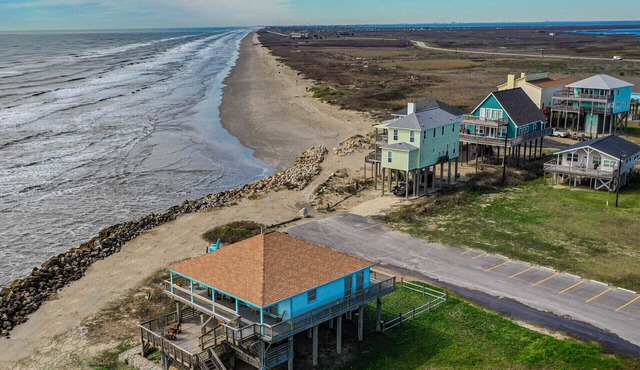 Just Beachy @ the pass Beautiful views, beach front home San Luis Pass TX
