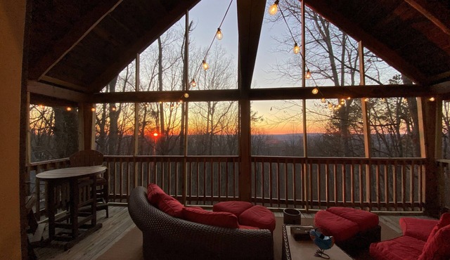 Just Chillin on the Brow steps to downtown