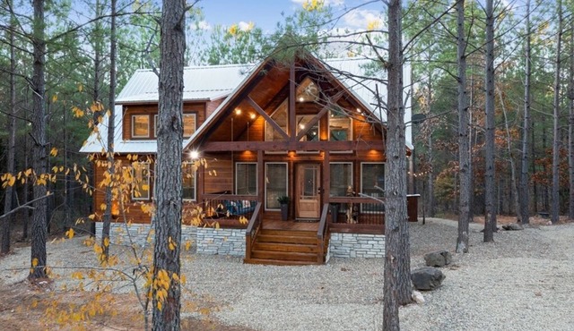 Just Chillin' - Romantic Luxury, Arcade, Outdoor Amenities, Hot Tub