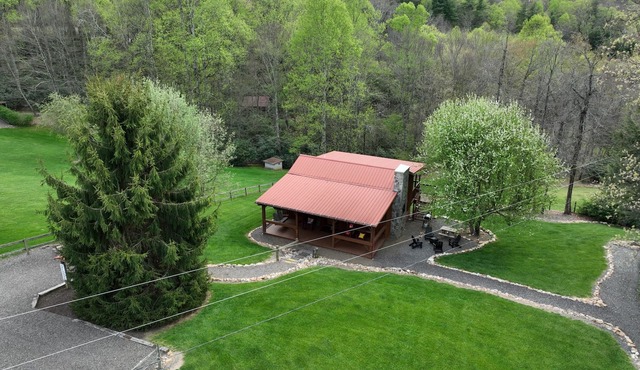 Just Country at Do Drop Inn Cabin Rentals