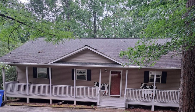 Just Expanded to 3 bdrs/3 baths Pre-season Special 10% off if booked by 4-15-'24