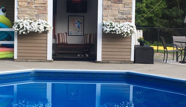 Just Five Miles From Saratoga Racetrack and 15 miles to Lake George, Glens Falls