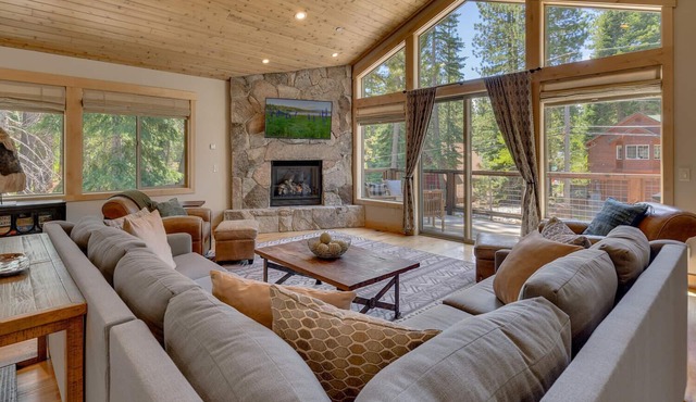 Just Grand: A Tahoe Pines Retreat with Luxury, Comfort, and Adventure at Your Do