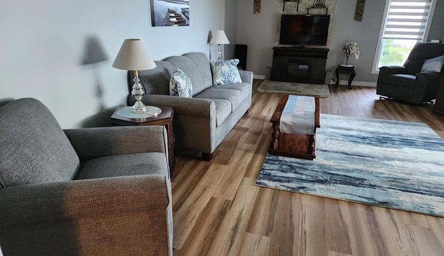 *Just Launched* Quiet, Updated Waterfront House on Manitoulin Island, Sleeps 6.