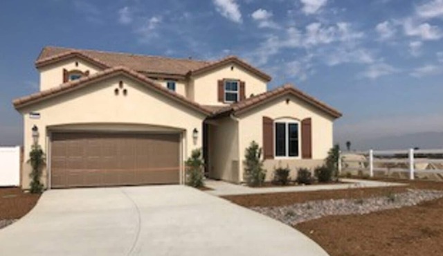 Just like being at home! (3 Bedrooms) w/ Access to park with a walking trail.
