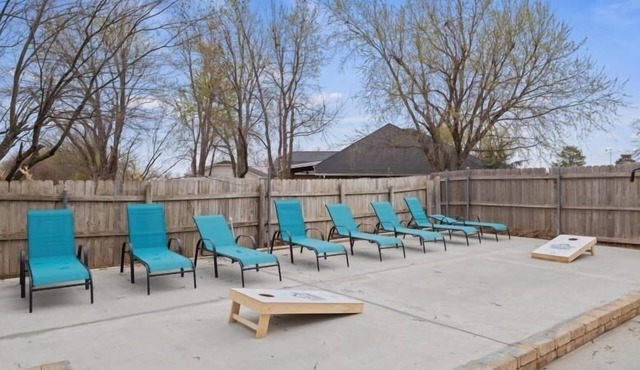 Just Like Home #12: Norman Private Resort - pool, hot tub, pickle ball & more