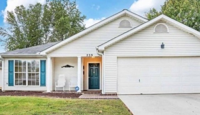 Just Like Home 3-bedroom house in wonderful Madison/Pet-Friendly