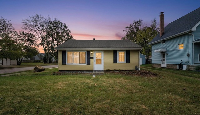 Just like Home- Cozy Elyria Ranch